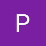Antiquaire et brocanteur à Paris Une lettre « P » blanche et audacieuse centrée sur un fond violet uni. La simplicité du design est frappante, sans aucun élément ni texte supplémentaire. Le contraste entre la lettre blanche et le fond violet fait ressortir le « P », créant un impact visuel accueillant (accueil).