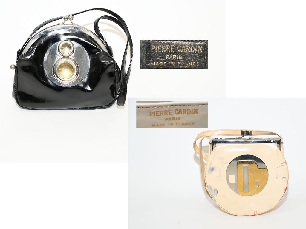 Antiquaire et brocanteur à Paris L'image montre deux sacs à main de créateurs uniques. Le sac à main en vinyle noir présente des accents métalliques ronds sur le devant et une bandoulière amovible. Le sac à main beige a un design circulaire avec un grand disque argenté et une bandoulière marron. Les deux incluent des balises en gros plan indiquant « Pierre Cardin Paris Made in France », une véritable Icône de la Mode.